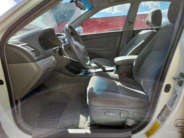 4T1BF30K74U067120 - 2004 TOYOTA CAMRY LE WHITE photo 7