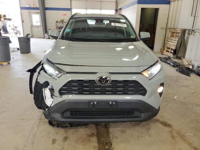 2T3W1RFV5MW113314 - 2021 TOYOTA RAV4 XLE 灰色 照片 5