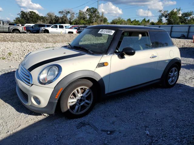 2013 MINI COOPER, 