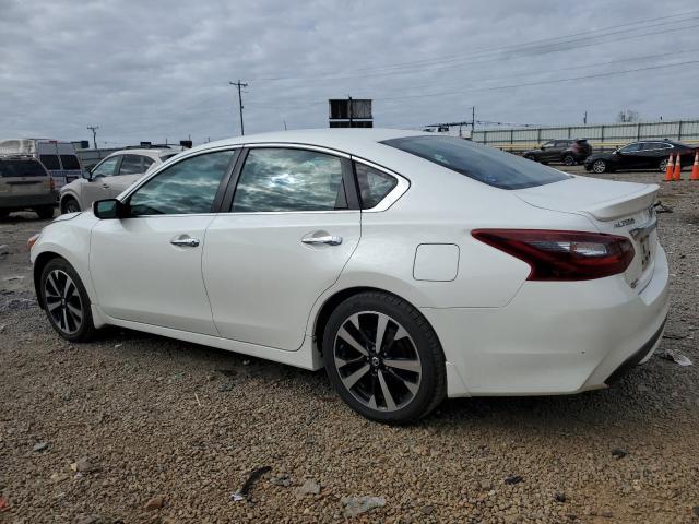 1N4AL3AP5JC105888 - 2018 NISSAN ALTIMA 2.5 თეთრი ფოტო 2