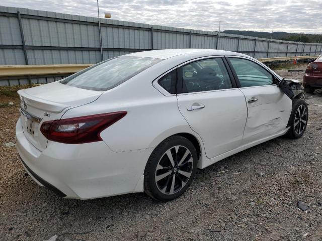 1N4AL3AP5JC105888 - 2018 NISSAN ALTIMA 2.5 თეთრი ფოტო 3