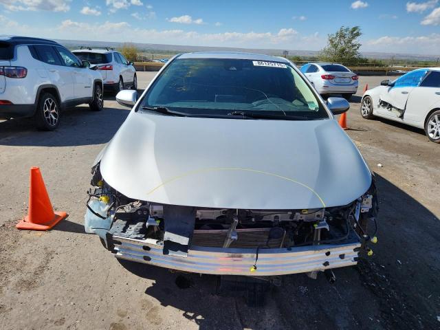 5YFHPMAEXMP195472 - 2021 TOYOTA COROLLA LE SILVER photo 5