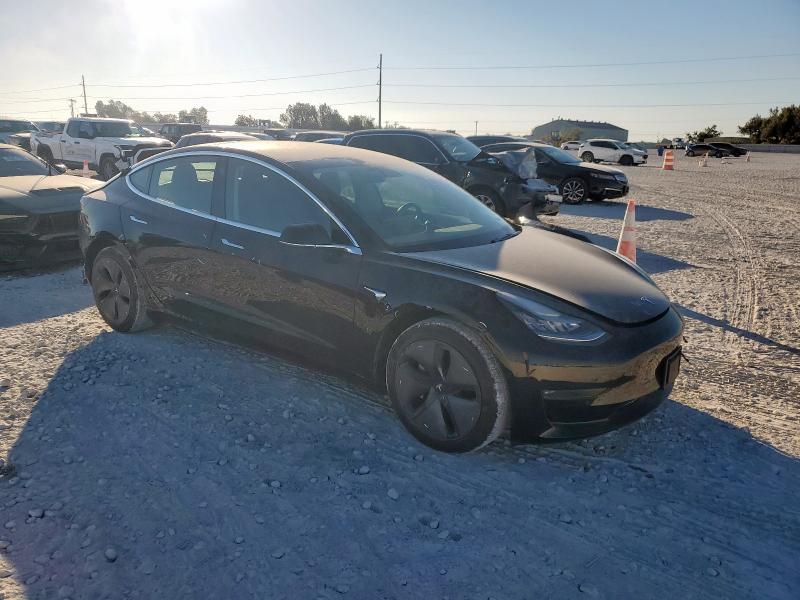 5YJ3E1EAXKF399834 - 2019 TESLA MODEL 3 Սև լուսանկար 4