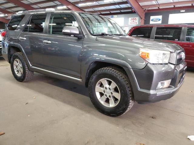 JTEBU5JR9A5008234 - 2010 TOYT 4RUNNER SR5 GRAY photo 4