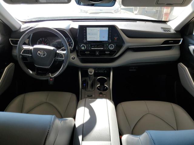 5TDHZRAH8MS081897 - 2021 TOYOTA HIGHLANDER XLE 银色 照片 8