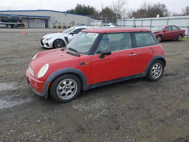 WMWRC33443TC40864 - 2003 MINI COOPER RED photo 1