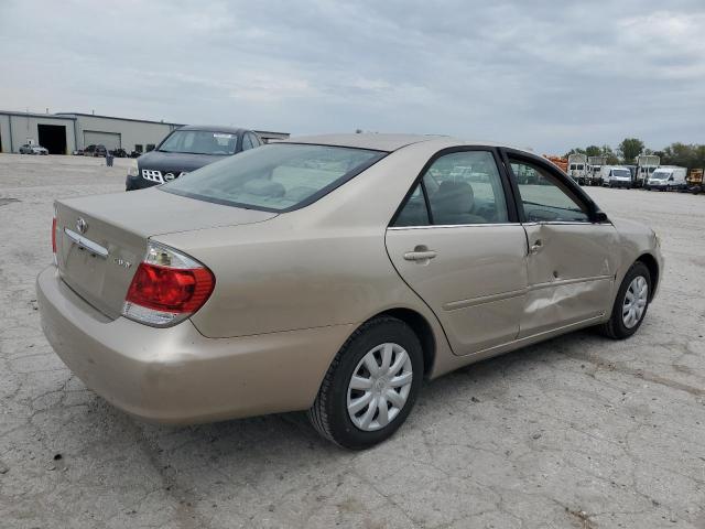 JTDBE32K853002045 - 2005 TOYOTA CAMRY LE GOLD photo 3