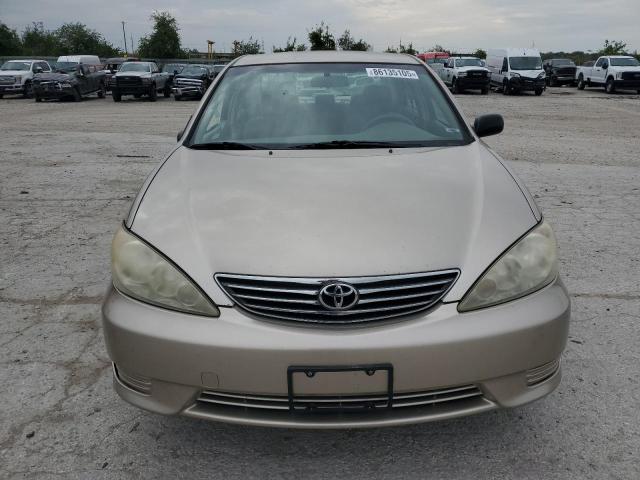 JTDBE32K853002045 - 2005 TOYOTA CAMRY LE GOLD photo 5