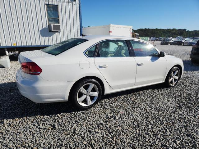 1VWBS7A34FC020440 - 2015 VOLKSWAGEN PASSAT SE WHITE photo 3