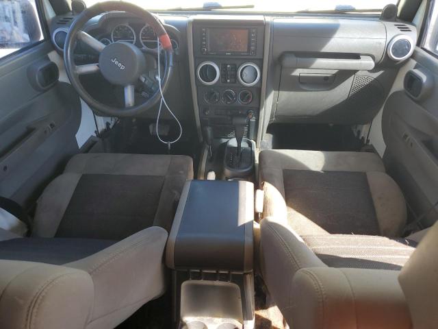 1J4HA5H19AL195181 - 2010 JEEP WRANGLER U SAHARA WHITE photo 8