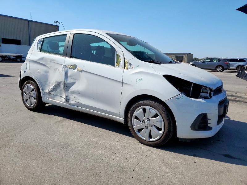 KL8CB6SA9JC457561 - 2018 CHEVROLET SPARK LS WHITE photo 4
