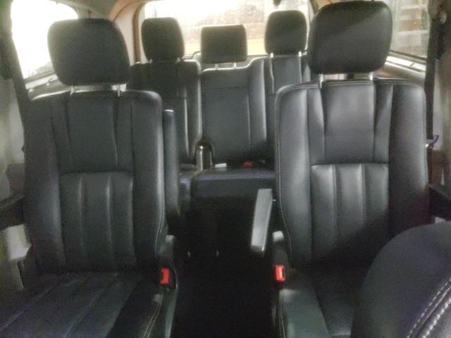 2C4RC1CG3DR564542 - 2013 CHRYSLER TOWN & COU TOURING L WHITE photo 10