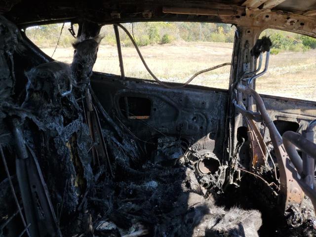 JTMZFREV8JD132030 - 2018 TOYOTA RAV4 LE Білий фото 11