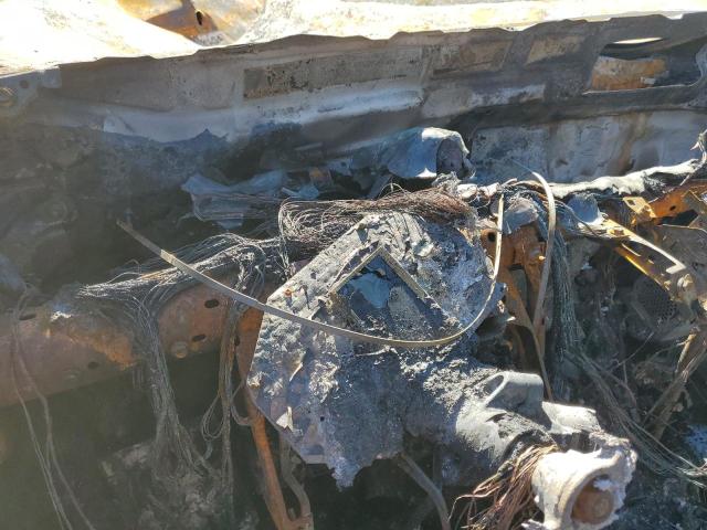 JTMZFREV8JD132030 - 2018 TOYOTA RAV4 LE Білий фото 9