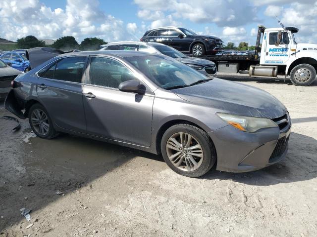 4T1BF1FK4HU643831 - 2017 TOYOTA CAMRY LE GRAY photo 4