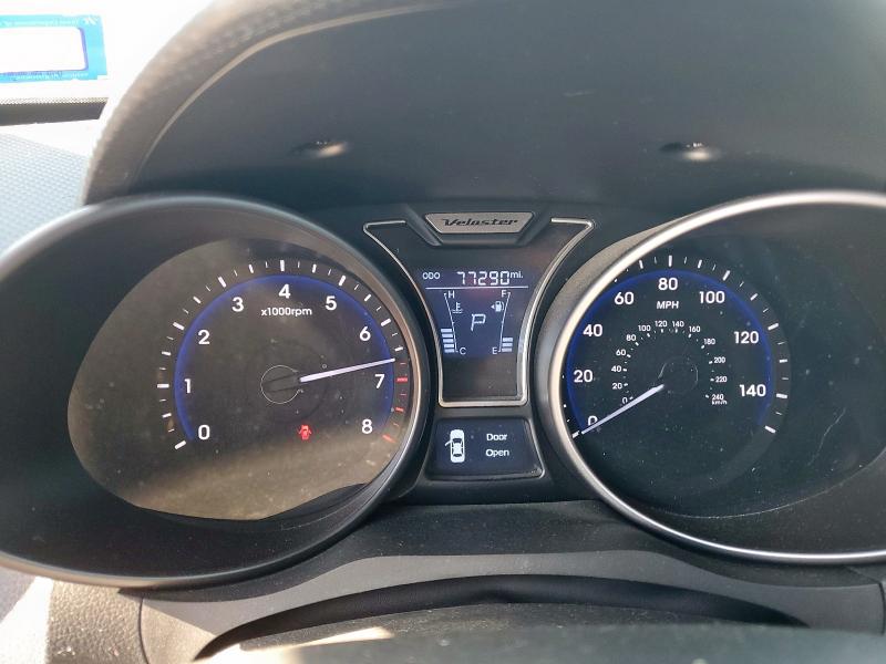 KMHTC6AE2DU144807 - 2013 HYUNDAI VELOSTER TURBO WHITE photo 9