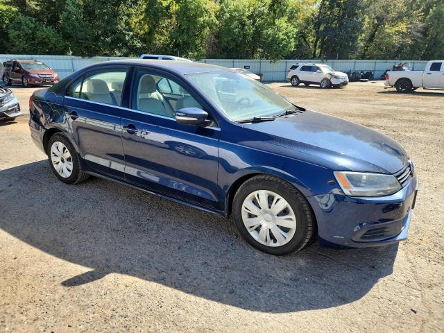3VWDX7AJ0DM424484 - 2013 VOLKSWAGEN JETTA SE BLUE photo 4