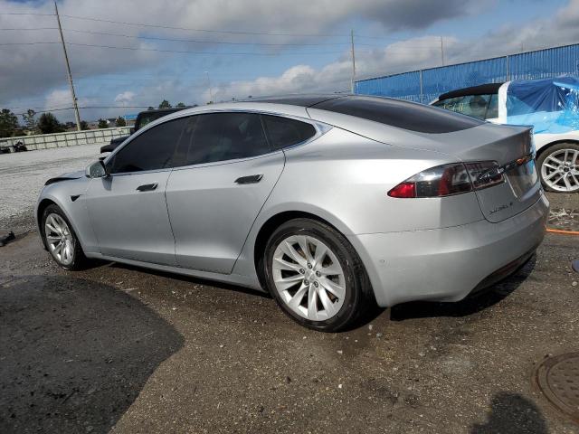 5YJSA1E13HF193206 - 2017 TESLA MODEL S SILVER photo 2