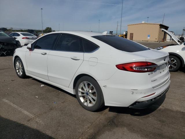 3FA6P0HD2KR126284 - 2019 FORD FUSION SE WHITE photo 2
