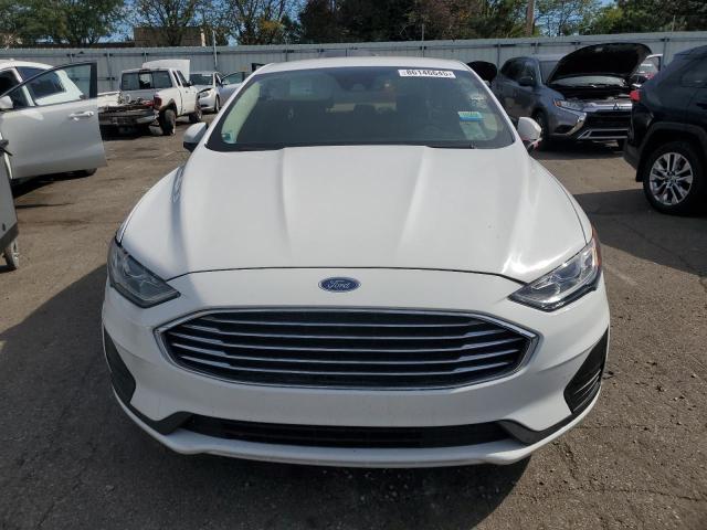3FA6P0HD2KR126284 - 2019 FORD FUSION SE WHITE photo 5