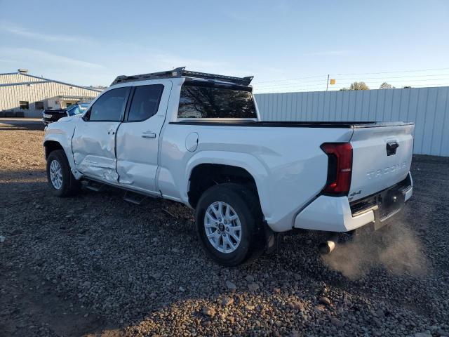 3TYLB5JN6RT040080 - 2024 TOYOTA TACOMA DOUBLE CAB WHITE photo 2