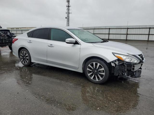 1N4AL3APXJC243510 - 2018 NISSAN ALTIMA 2.5 Srebrny zdjęcie 4