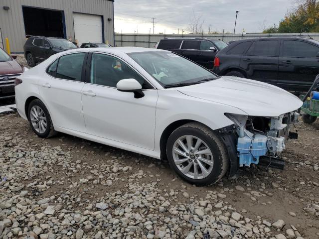 4T1C11AK6NU659518 - 2022 TOYOTA CAMRY LE WHITE photo 4