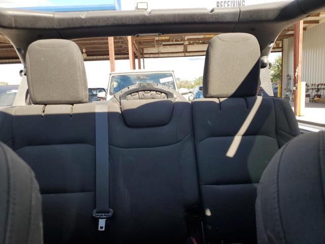 1C4HJXEN7JW222045 - 2018 JEEP WRANGLER U SAHARA SILVER photo 10