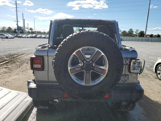 1C4HJXEN7JW222045 - 2018 JEEP WRANGLER U SAHARA SILVER photo 6