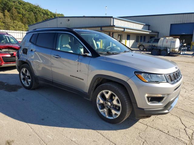 3C4NJDCB8JT455397 - 2018 JEEP COMPASS LIMITED Серебристый фото 4