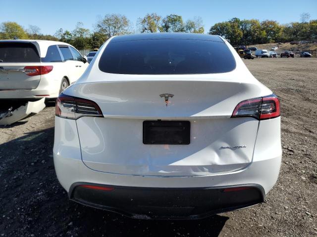 7SAYGDEE5PA050768 - 2023 TESLA MODEL Y Weiß Foto 6