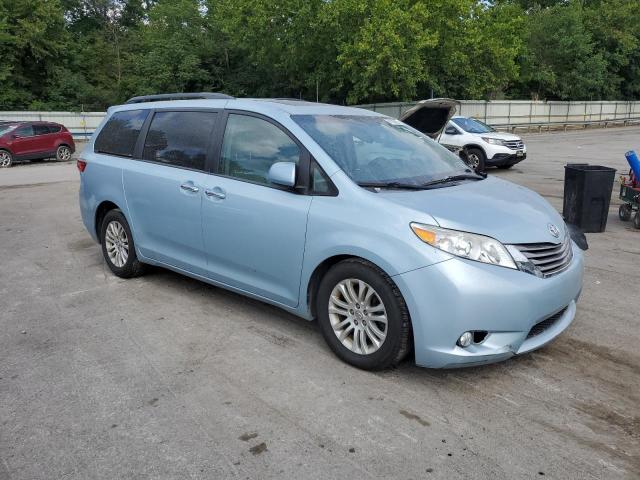 5TDYK3DC7GS692977 - 2016 TOYOTA SIENNA XLE BLUE photo 8