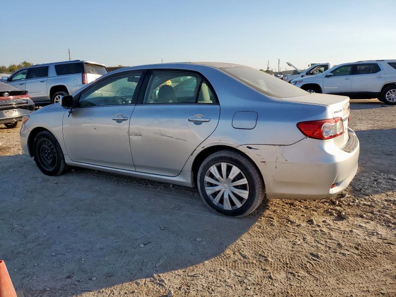 2T1BU4EE5DC944882 - 2013 TOYOTA COROLLA BASE SILVER photo 2