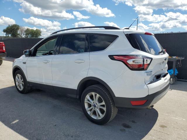 1FMCU9GDXJUC86069 - 2018 FORD ESCAPE SE WHITE photo 2