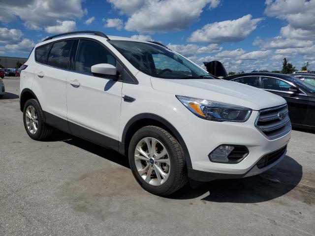 1FMCU9GDXJUC86069 - 2018 FORD ESCAPE SE WHITE photo 4