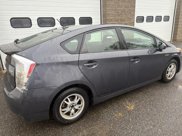 JTDKN3DU7B5364737 - 2011 TOYOTA PRIUS ნაცრისფერი ფოტო 4