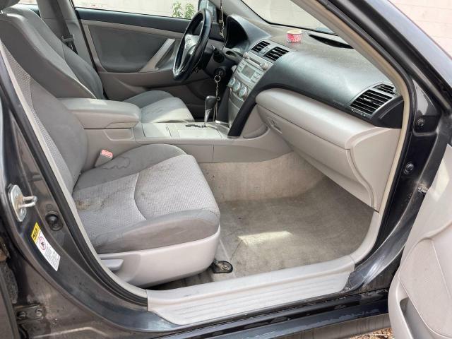 4T1BE46K89U266541 - 2009 TOYOTA CAMRY BASE GRAY photo 5