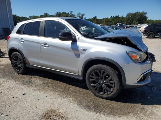 JA4AP3AUXHZ044303 - 2017 MITSUBISHI OUTLANDER ES Gümüş foto 4