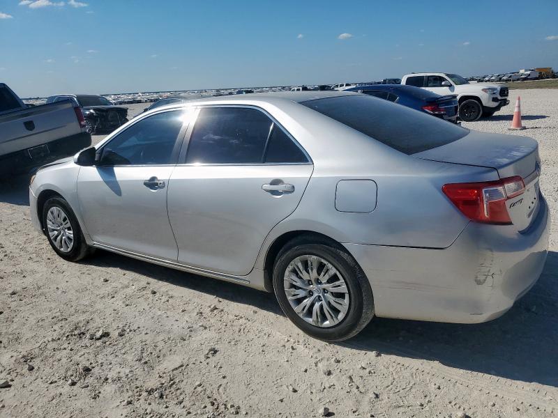 4T1BF1FK6CU097302 - 2012 TOYOTA CAMRY BASE SILVER photo 2