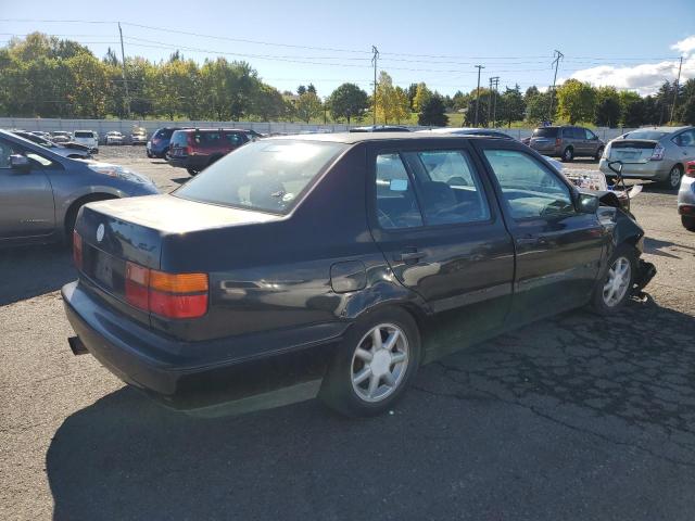 3VWSB81H6WM144046 - 1998 VOLKSWAGEN JETTA GLS შავი ფოტო 3