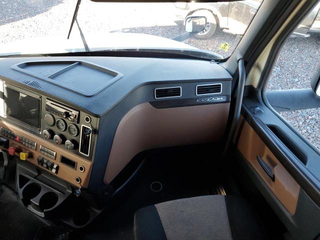 3AKJHHDR9LSLU3474 - 2020 FREIGHTLINER CASCADIA 1 WHITE photo 5