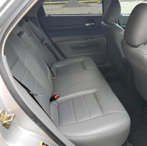 2D8GV58275H514614 - 2005 DODGE MAGNUM R/T SILVER photo 10