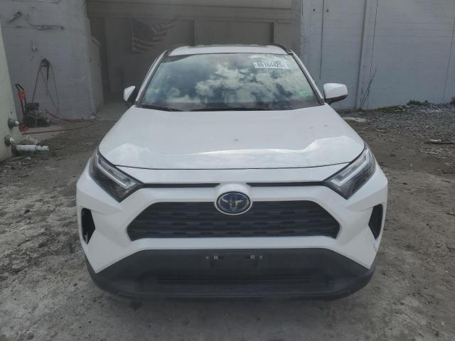 2T3RWRFV3NW137403 - 2022 TOYOTA RAV4 XLE 白色 照片 5