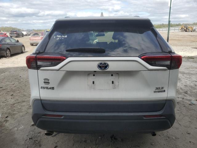 2T3RWRFV3NW137403 - 2022 TOYOTA RAV4 XLE 白色 照片 6