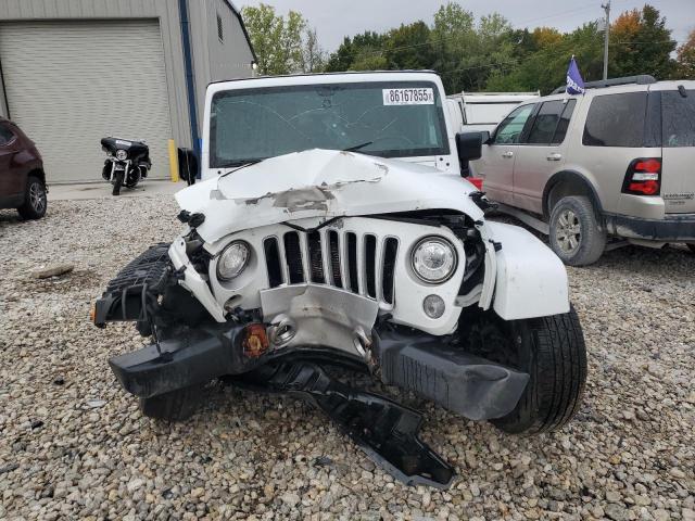 1C4AJWBG9JL909546 - 2018 JEEP WRANGLER SAHARA Weiß Foto 5