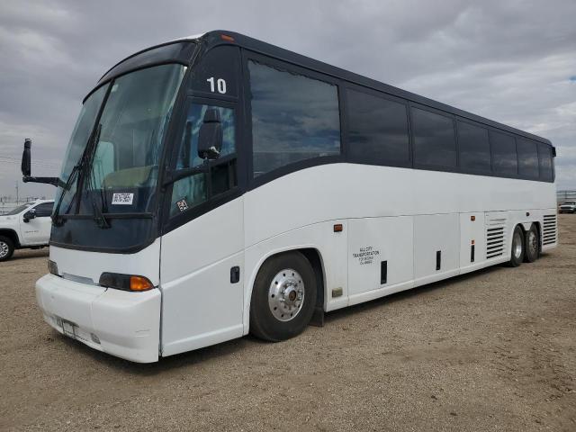 1M8TRMPA31P061541 - 2001 MOTOR COACH INDUSTRIES TRANSIT BU WHITE photo 2