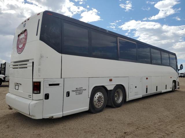 1M8TRMPA31P061541 - 2001 MOTOR COACH INDUSTRIES TRANSIT BU WHITE photo 4