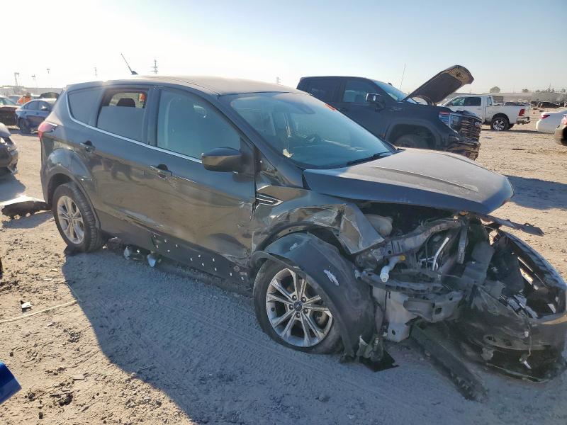 1FMCU0GD1KUB00528 - 2019 FORD ESCAPE SE BLACK photo 4