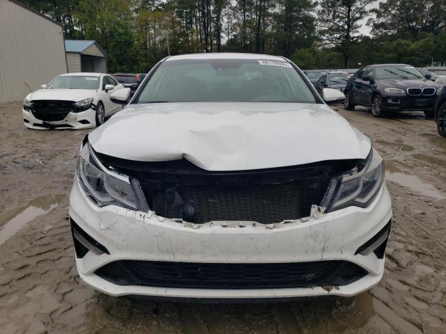 5XXGT4L37KG335907 - 2019 KIA OPTIMA LX WHITE photo 5
