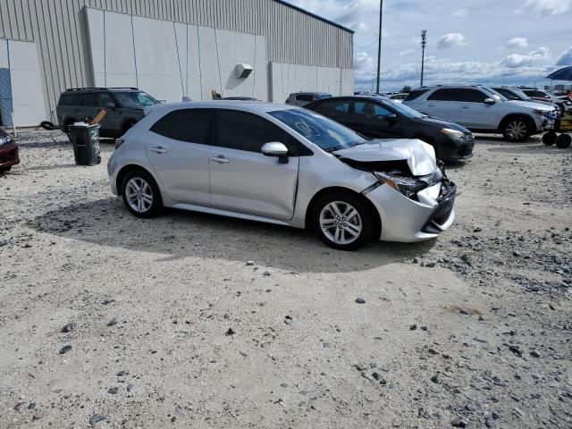 JTNK4RBE1K3022189 - 2019 TOYOTA COROLLA SE Argent photo 4